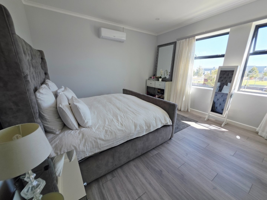 4 Bedroom Property for Sale in Sandown Western Cape